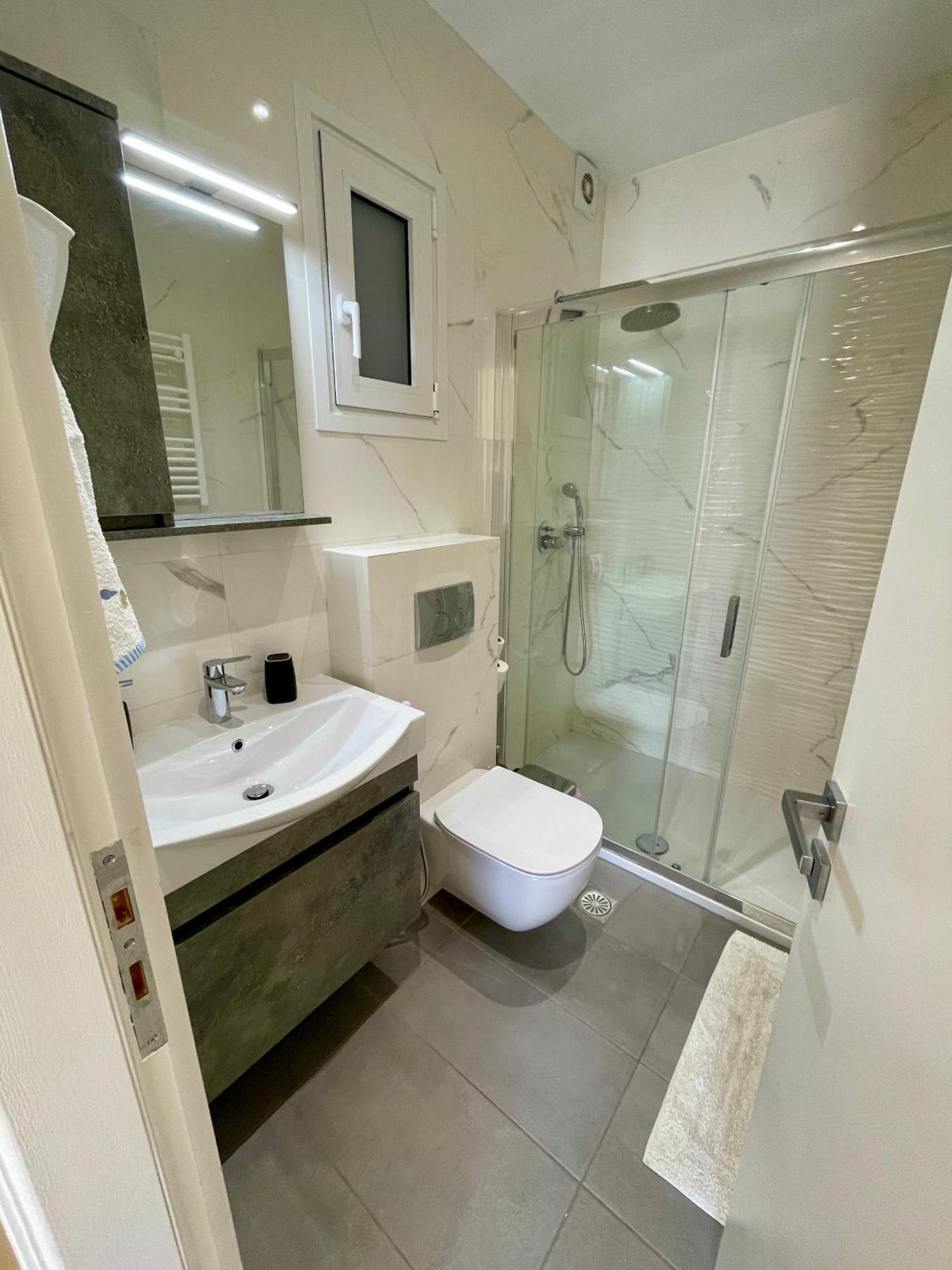 Kalamata.House - Sunny And Modern Apartment With View! 외부 사진